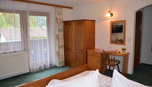 Superior Double Room with Balcony 15