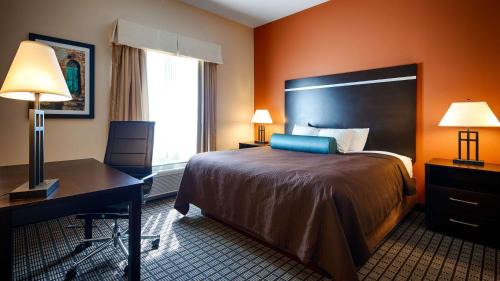 King Suite with Spa Bath - Non-Smoking