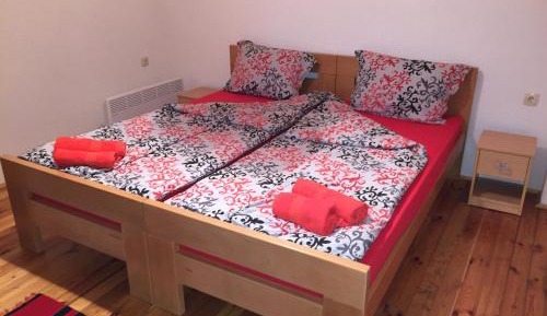 Twin Room with Private External Bathroom