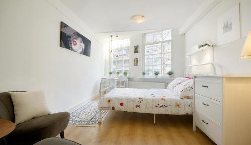 Apartment with Shower