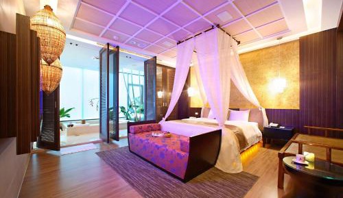 Queen Room with Spa Bath (Check-in after 20:00)