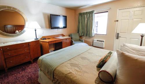 Queen Room - Non-Smoking