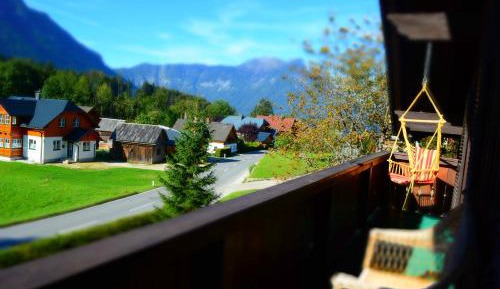 Apartment with Mountain View