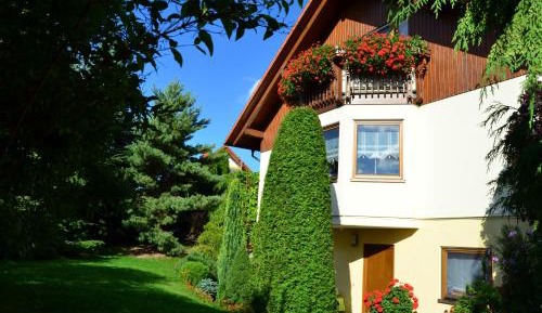 Apartment with Garden View