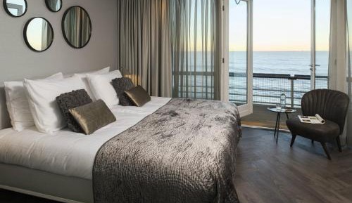 Deluxe Suite with Sea View with Balcony