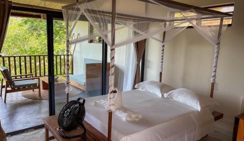 6-Bed Mixed Dormitory Room