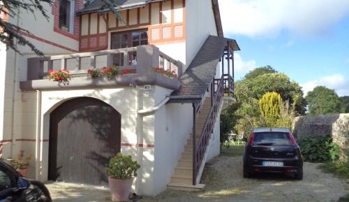 Studio - Split Level