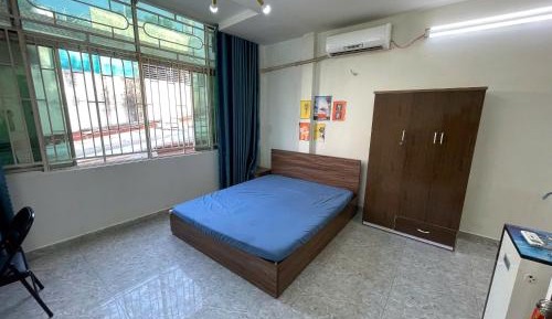 Deluxe One-Bedroom Apartment