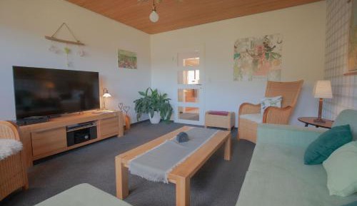 Apartment with Mountain View