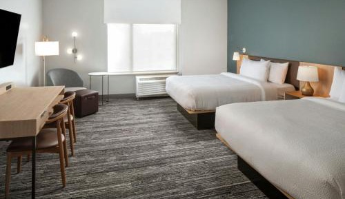Queen Studio Suite with Sofa Bed - Hearing Accessible