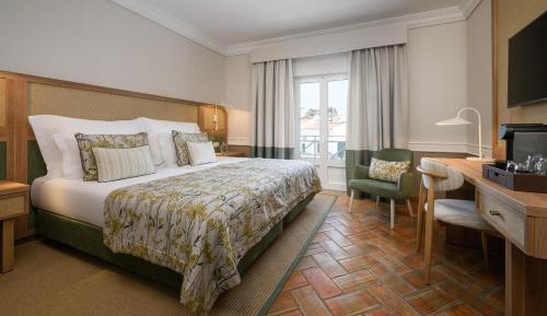 Classic Room with City View