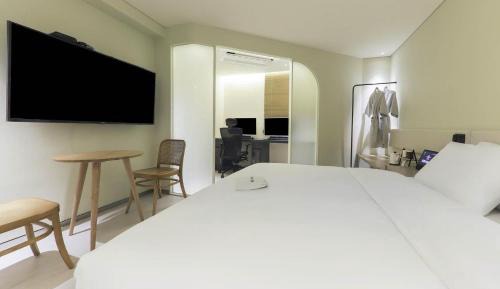 Large Double Room