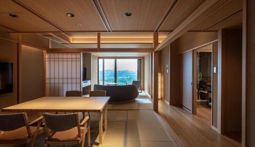 Deluxe Family Suite with Tatami Area with Open-Air Bath 7F (91㎡) In-Room Dining	