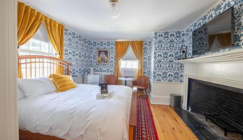 Queen Room with Garden View