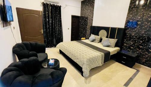 Studio Apartment with Balcony