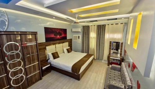 Deluxe Suite