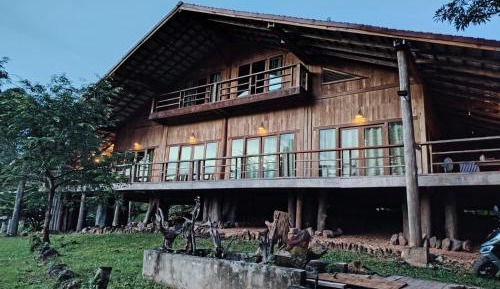 Apartment with Lake View