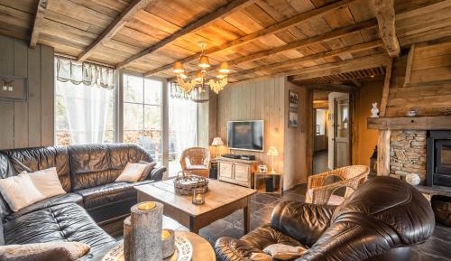 Seven-Bedroom Holiday Home