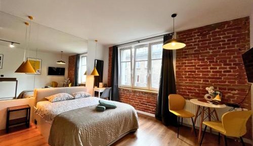 Studio with Spa Bath