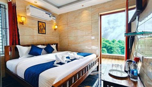 King Room with Balcony