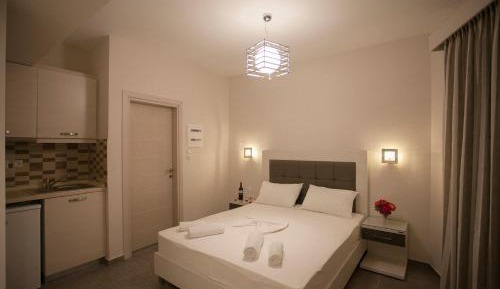 Deluxe Studio (2 adults)