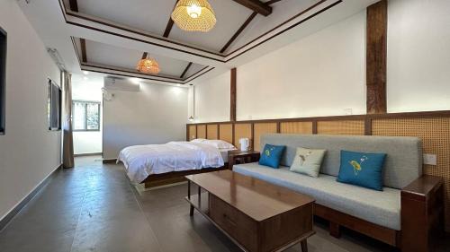 Queen Room with Balcony