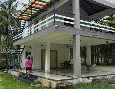 Villa with Garden View