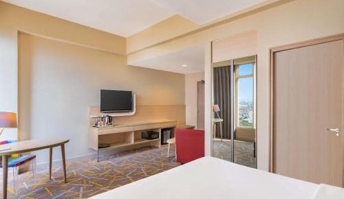 Deluxe King Room with Sofa