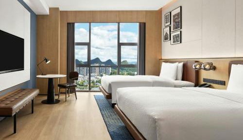 Premier Double Room with Two Double Beds and City View - High Floor