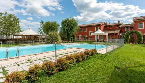 Superior One-Bedroom Apartment