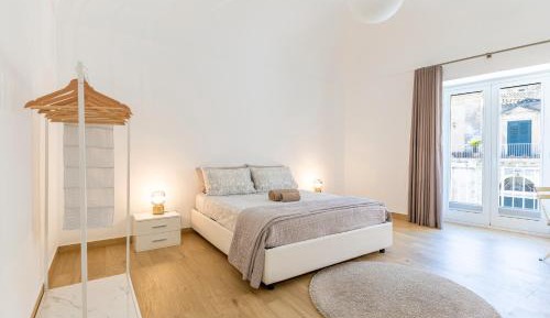 Superior One-Bedroom Apartment with Balcony