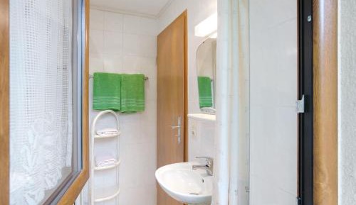 Superior One-Bedroom Apartment