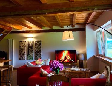 Deluxe Two-Bedroom Apartment with Garden View