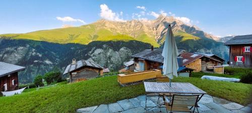 Family Two-Bedroom Apartment with View