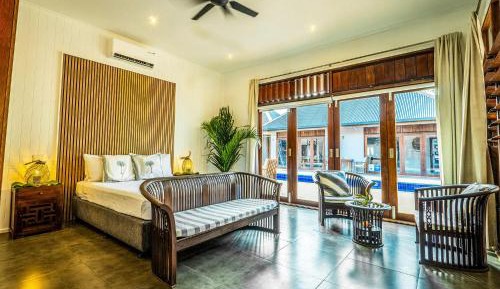 Suite with Pool View