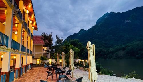 Twin Room with Lake View