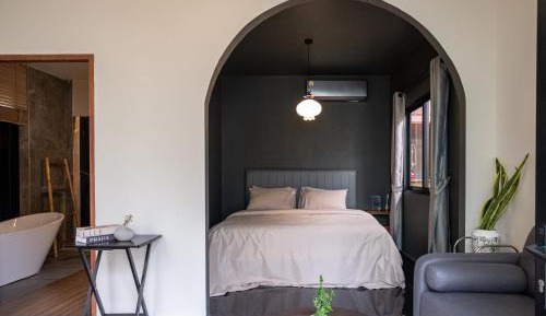 Deluxe Double Room with Bath