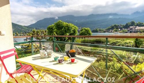 Apartment with Lake View