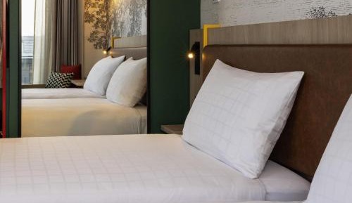 Deluxe Corner Twin Room