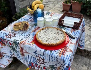 Studio Apartment with King Bed