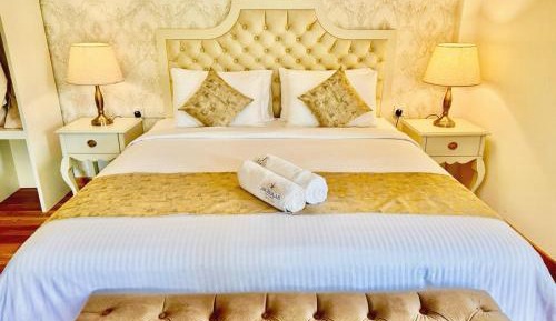 Suite with Mountain View