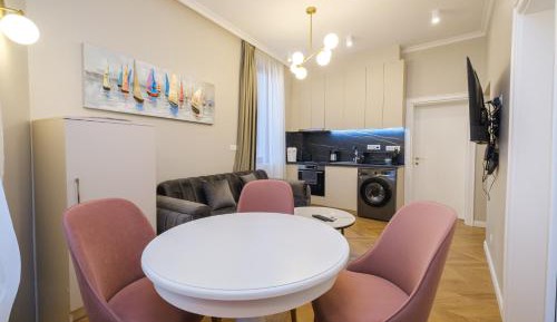 Two-Bedroom Deluxe Apartment