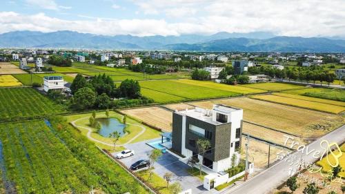 Villa with Garden View
