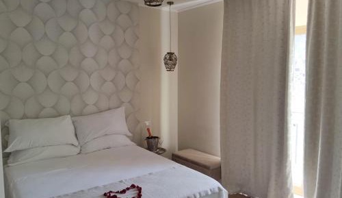 Queen Room with Spa Bath