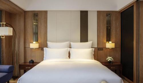 Deluxe Room, 1 King Size Bed, Private Balcony