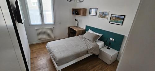 Single Room with Shared Bathroom