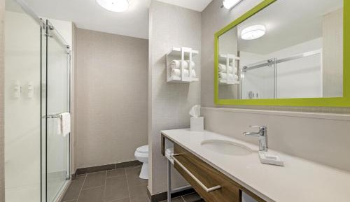 King Room with King Bed - Non-Smoking