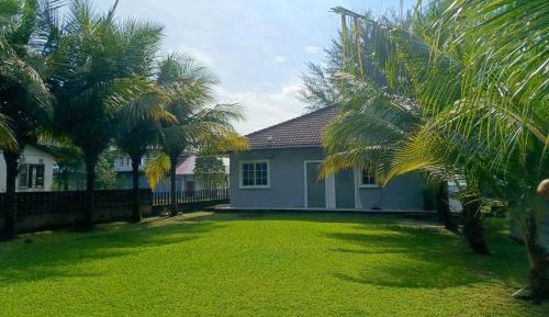 Family Room with Garden View