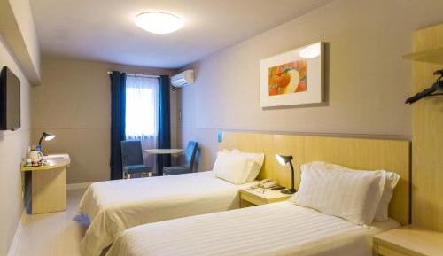 Standard Twin Room B