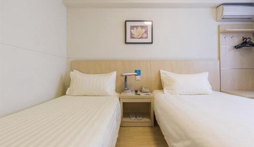 Standard Twin Room A